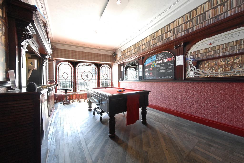 The George Hotel Whitby Bagian luar foto