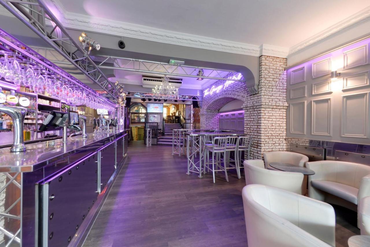 The George Hotel Whitby Bagian luar foto