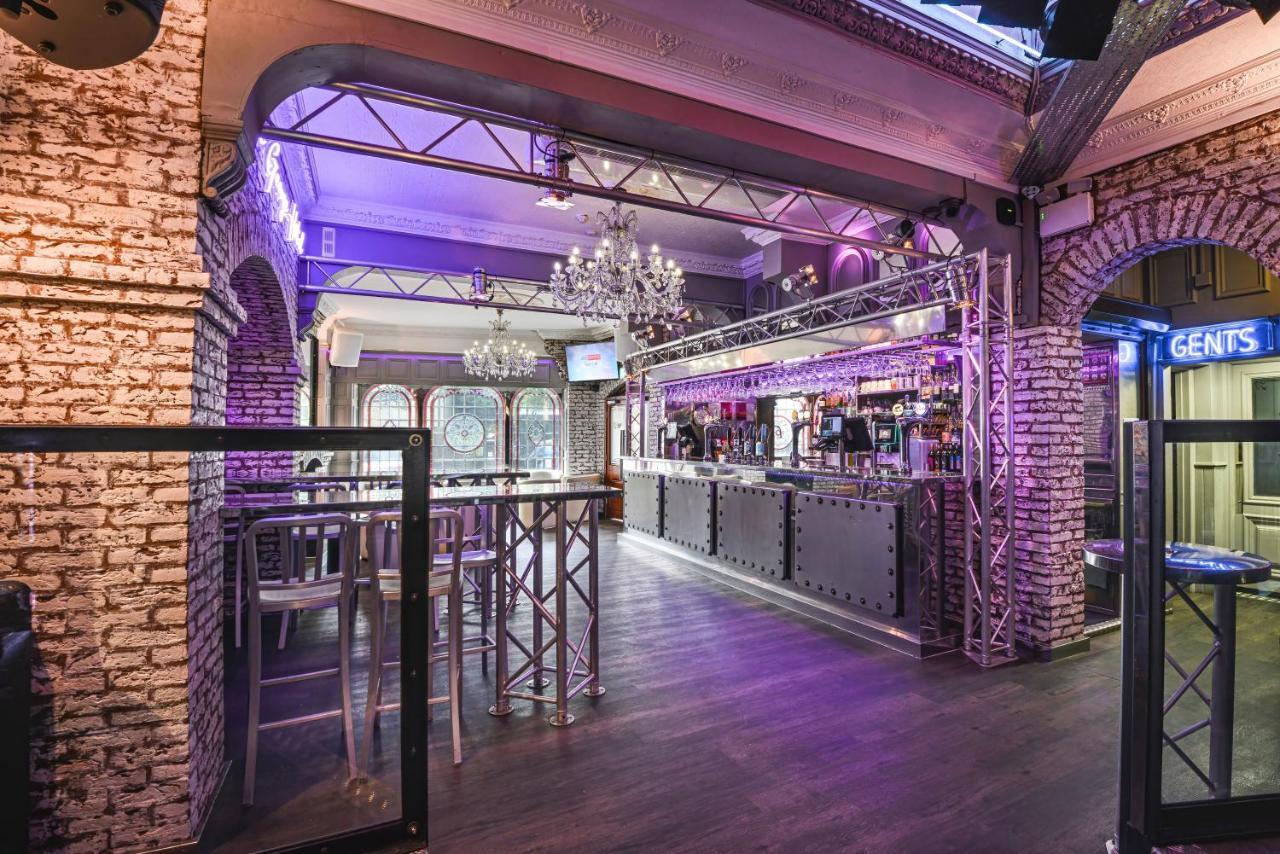 The George Hotel Whitby Bagian luar foto