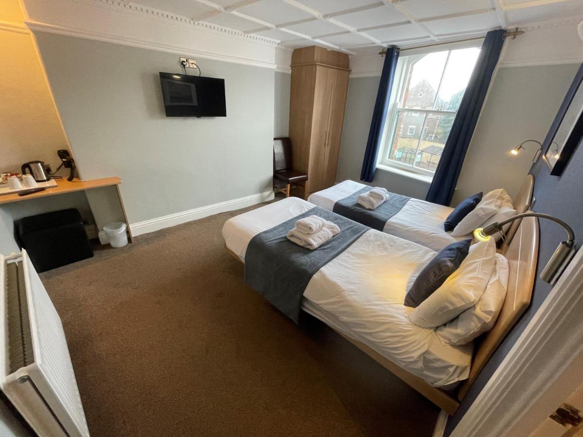 The George Hotel Whitby Bagian luar foto