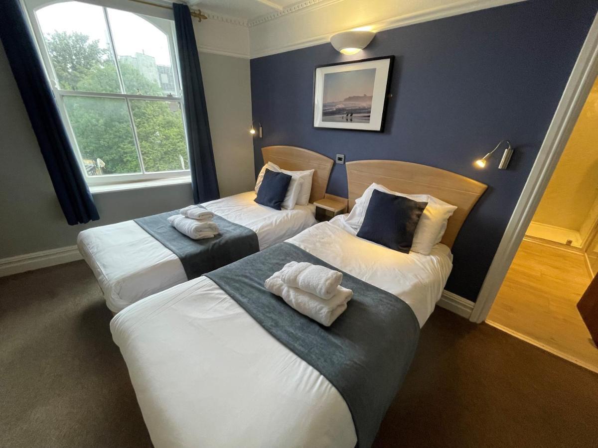 The George Hotel Whitby Bagian luar foto