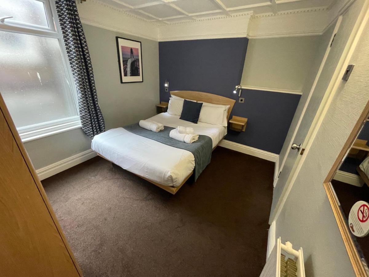 The George Hotel Whitby Bagian luar foto
