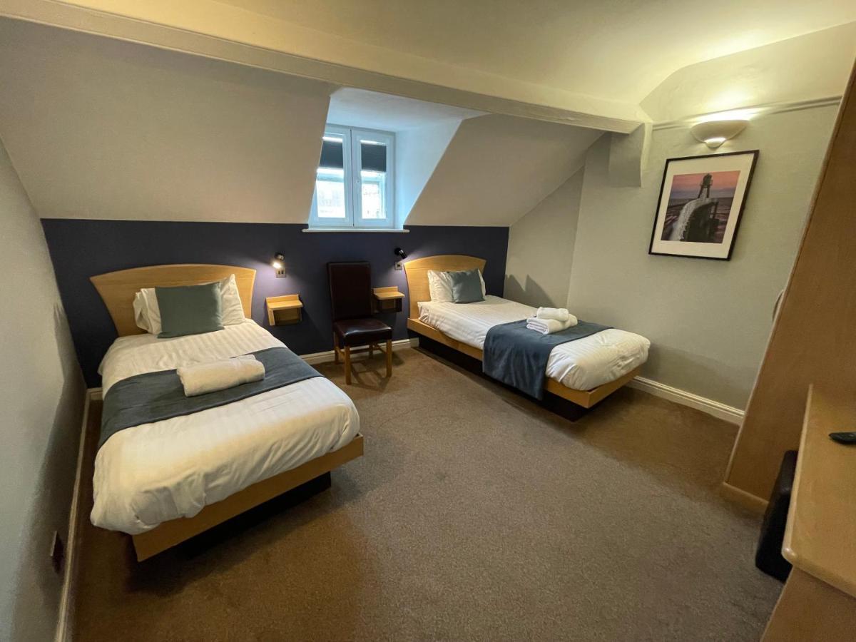 The George Hotel Whitby Bagian luar foto