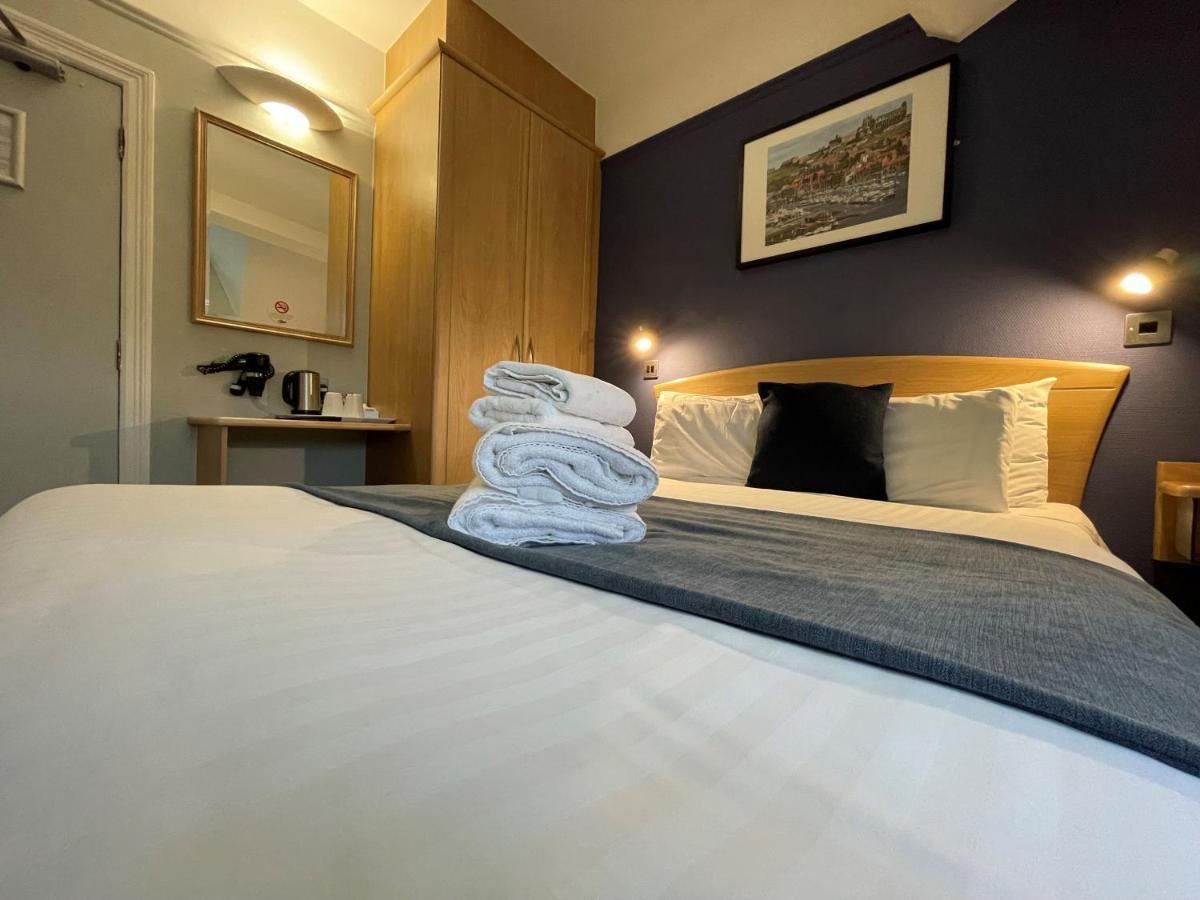 The George Hotel Whitby Bagian luar foto
